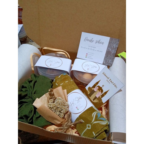 

HAMPERS/GIFT BOX (KADO ATAU BINGKISAN UNTUK SAHABAT, IBU, SAUDARA, PACAR, DLL)