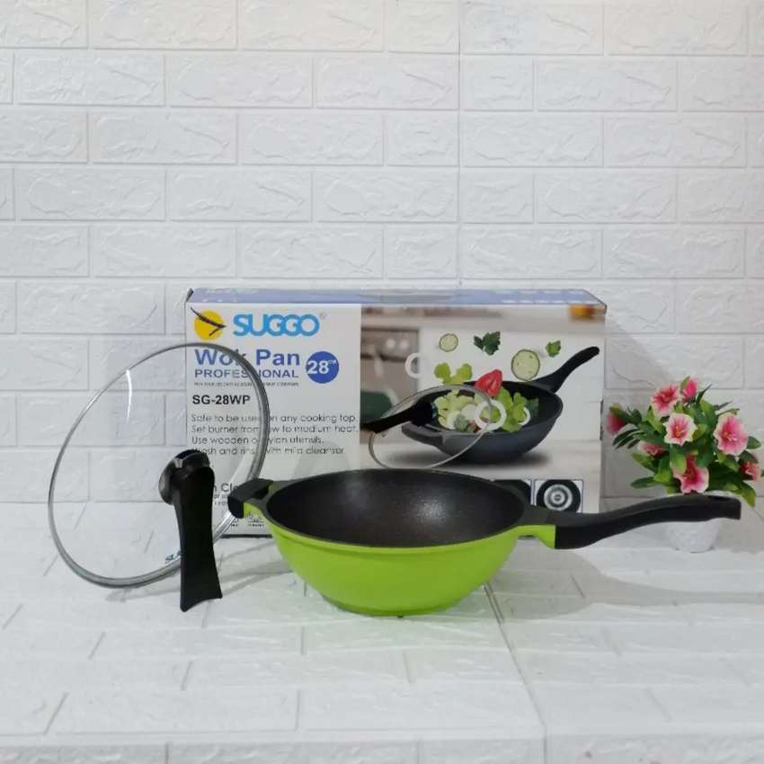 SG-32WP Wok Pan Suggo 32cm Jumbo Size Panci Wok Pan Tutup Kaca Premium Quality Kuat dan Tebal