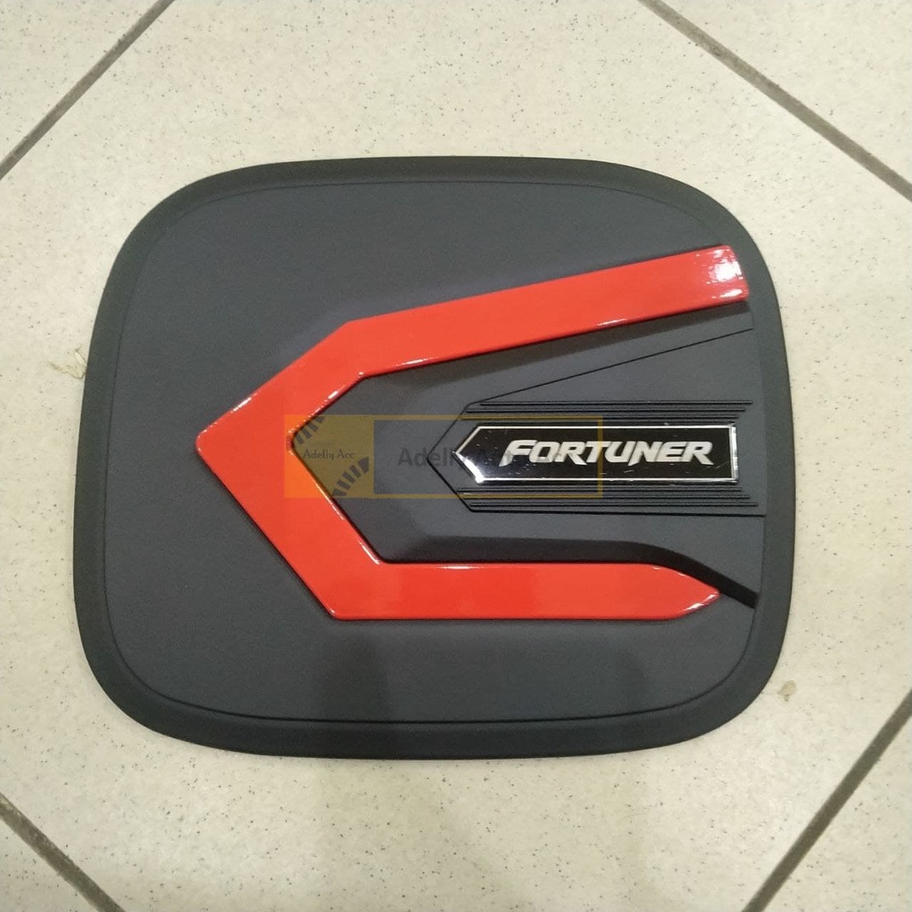 Tutup Tangki Bensin Tank Cover Redline Mobil Toyota Fortuner Warna Merah Hitam Doff