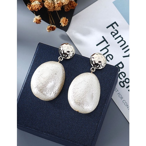 LRC Anting Tusuk Fashion White Pearl Irregular Concave Alloy Stud Earrings Y63785