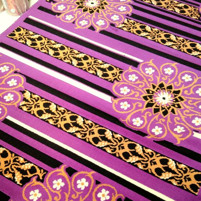 Karpet permadani tebal size 160x210