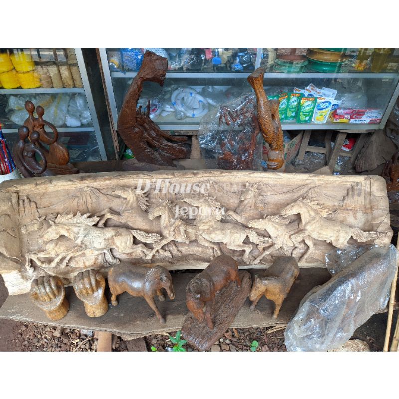 Pajangan Dinding Relief Kuda Berlari Kayu Jati Sudah Finishing