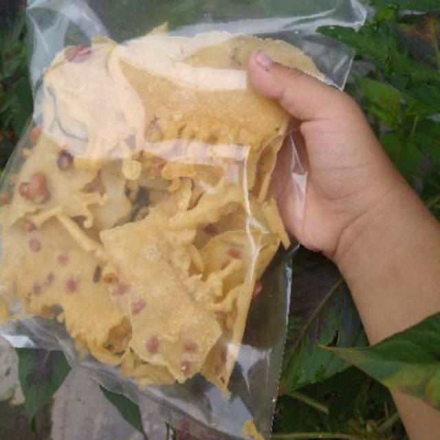 

KRIPIK CRISPY KACANG TANAH
