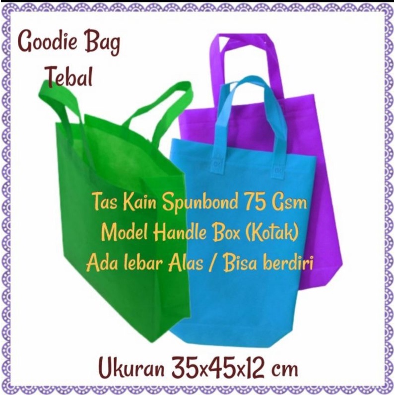 

1 Lusinan /12pcs Tas Kain Spunbond Goodie Bag Handle Box Kotak Jumbo Besar 35x40x12 cm Kantong Belanja Lipat Serbaguna, Goodybag Bingkisan Souvenir Parcel Sembako Hampers Jinjing Tali Tote Paper bag Hajatan Tasyakuran 100% Ramah Lingkungan Murah Polos