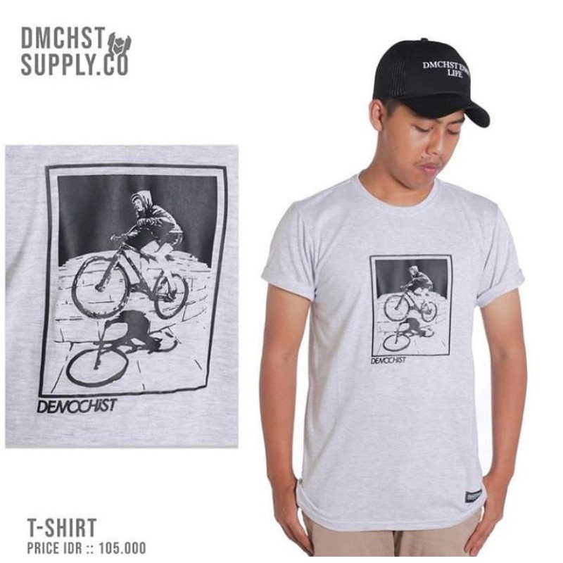 KAOS TSHIRT DEMOCHIST