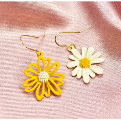 ✅COD 1 Pasang / Sepasang / Anting-Anting Sederhana Mini Daisy Drop Feminin Anting Sederhana