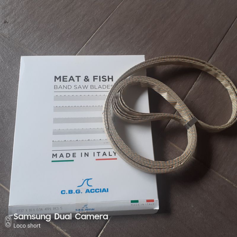 Gergaji daging (meat band saw)