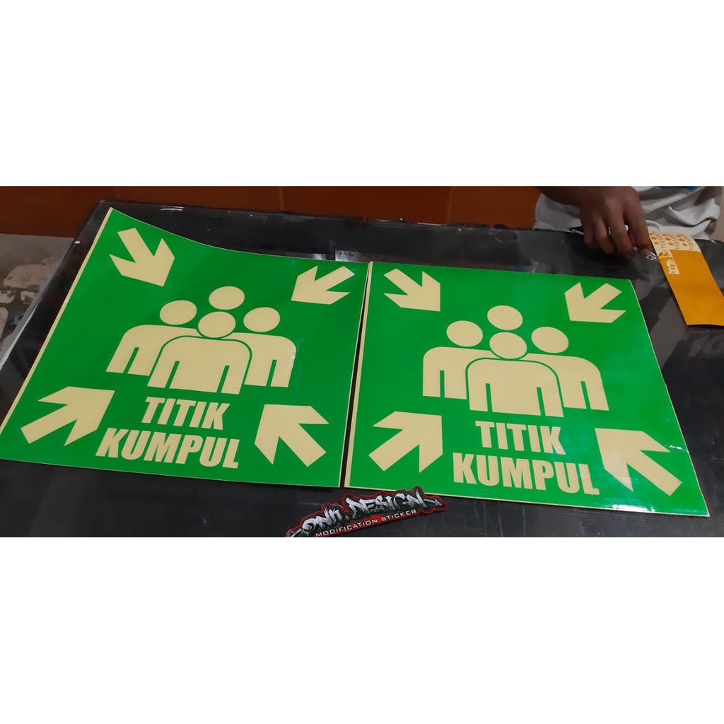 

cutting sticker stiker bebas desain printing waterproof label merk laminasi 148