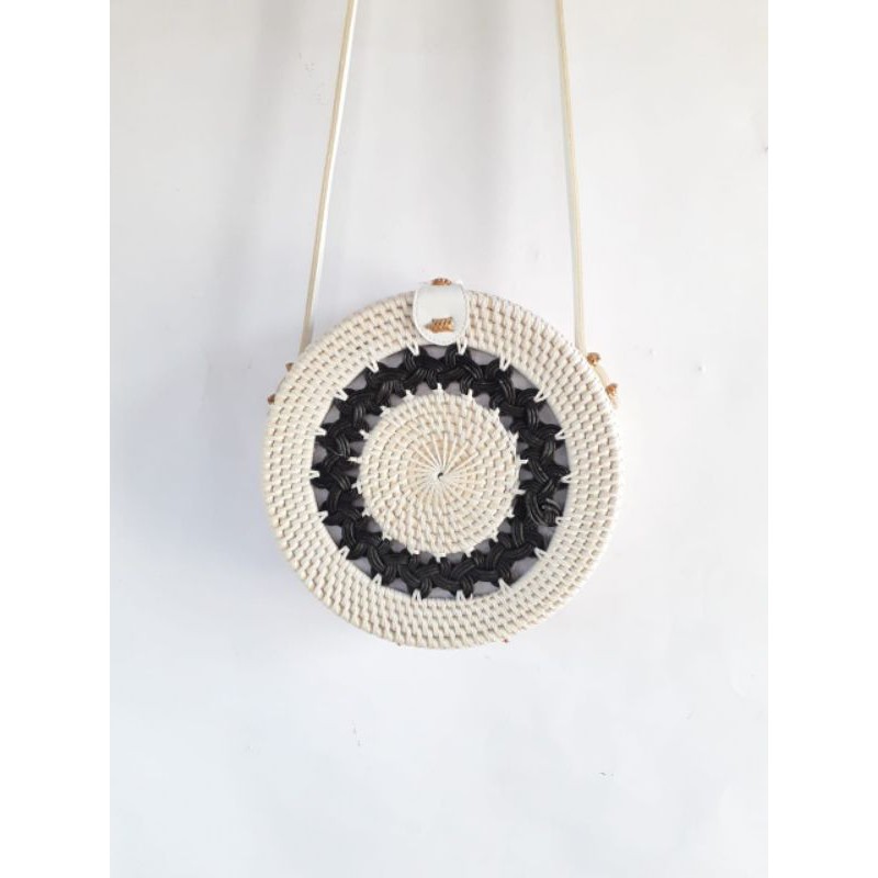 Tas Etnik Anyaman rotan Khas Lombok