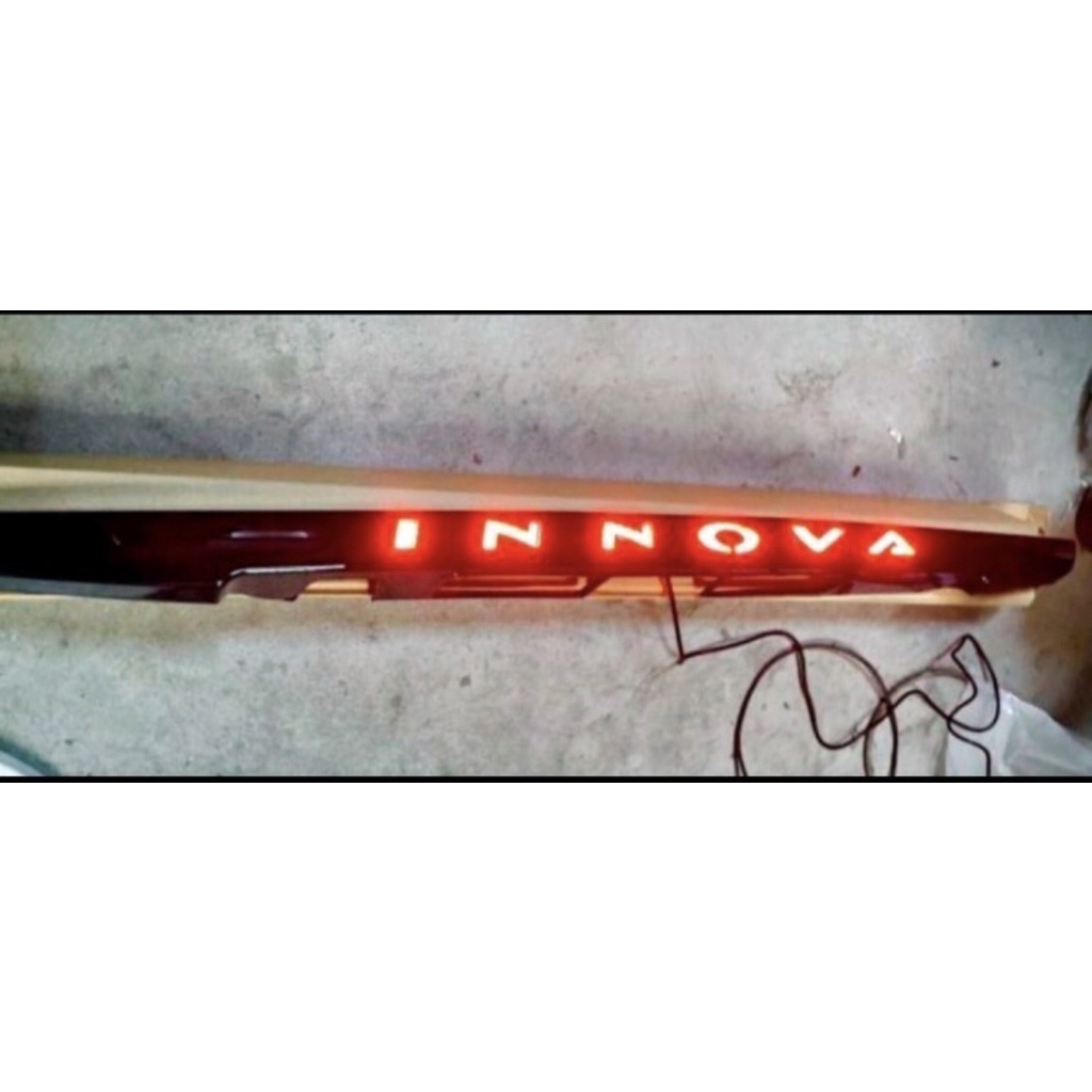 trunklid grand innova lampu