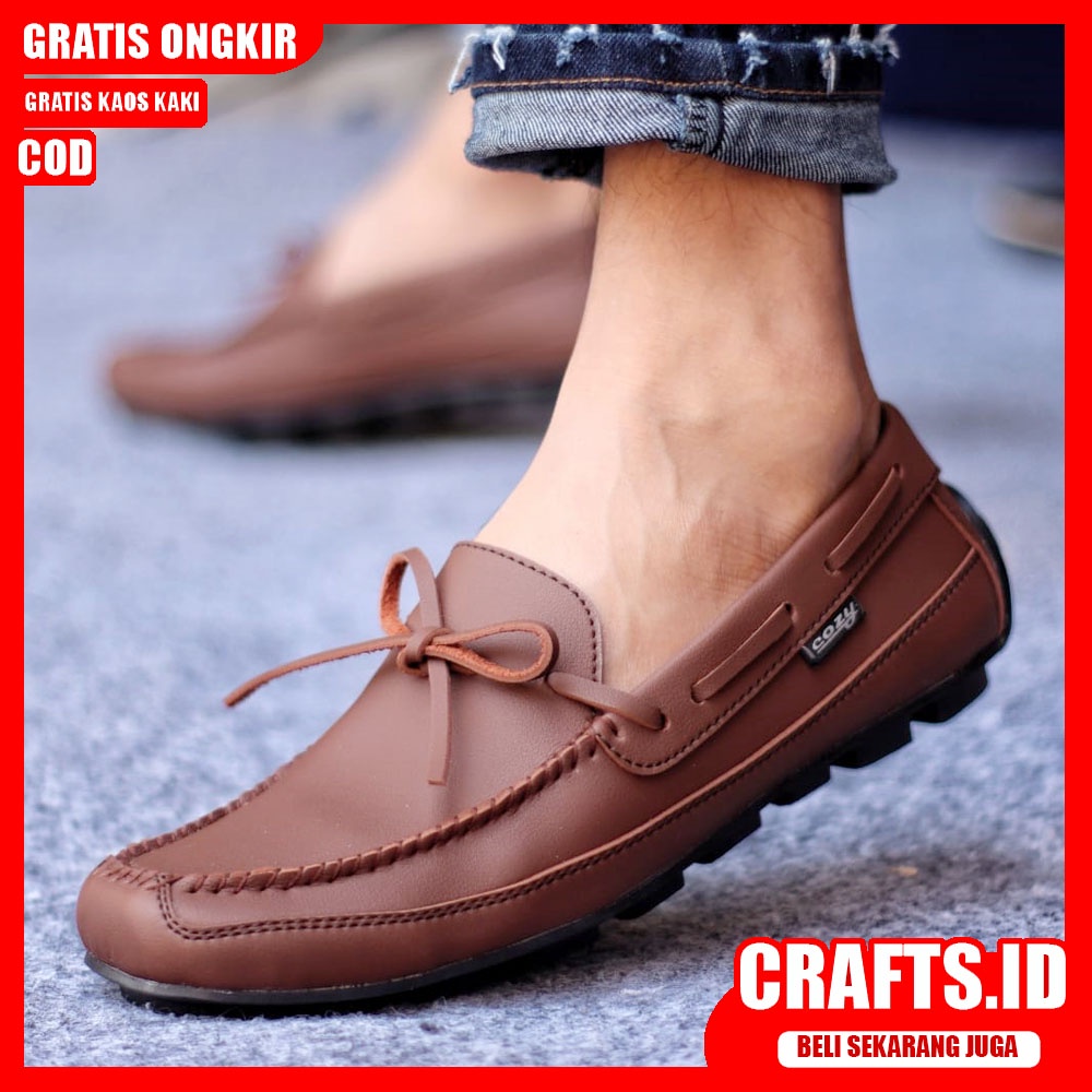 HOUSTON Sepatu Slip On Pria Kulit Asli Sepatu Pria Casual Pantofel Kerja Sepatu Kasual Santai Kuliah Kondangan Semi Formal Gaya Keren Kekinian