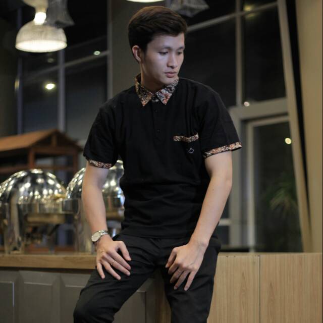 Loyal Kaos Polo Batik Hitam Modern Pria M L XL XXL