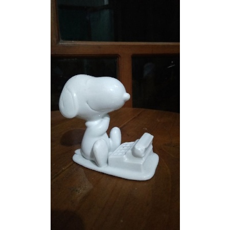 kolektor snoopy/keramik snoopy/action figure/keramik hias meja/keramik lucu/guci antik/pajangan lucu