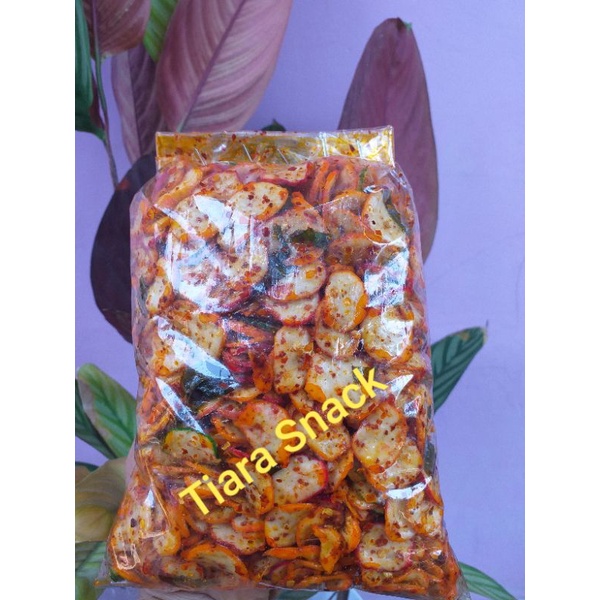 

kerupuk bawang ekstra pedas daun jeruk isi 500 gram/cemilan instan kekinian