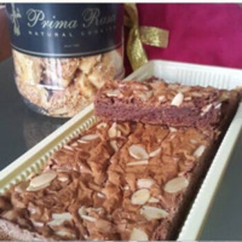 

Brownies Brownis Almond Kacang Mede PRIMA RASA PRIMARASA Khas Bandung