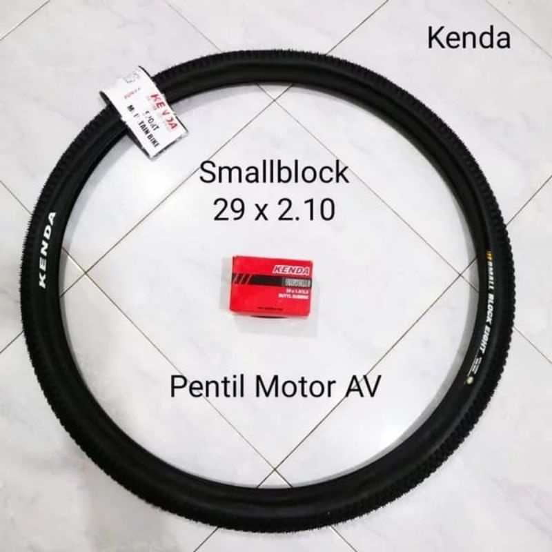 PAKET BAN SEPEDA 29 X 2.10 KENDA SMALLBLOCK DENGAN BAN DALAM PENTIL MOTOR AV UNTUK SEPEDA MTB 29 INC