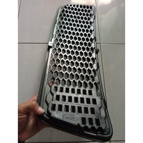 GRILL BAWAH SUZUKI SWIFT GT 2