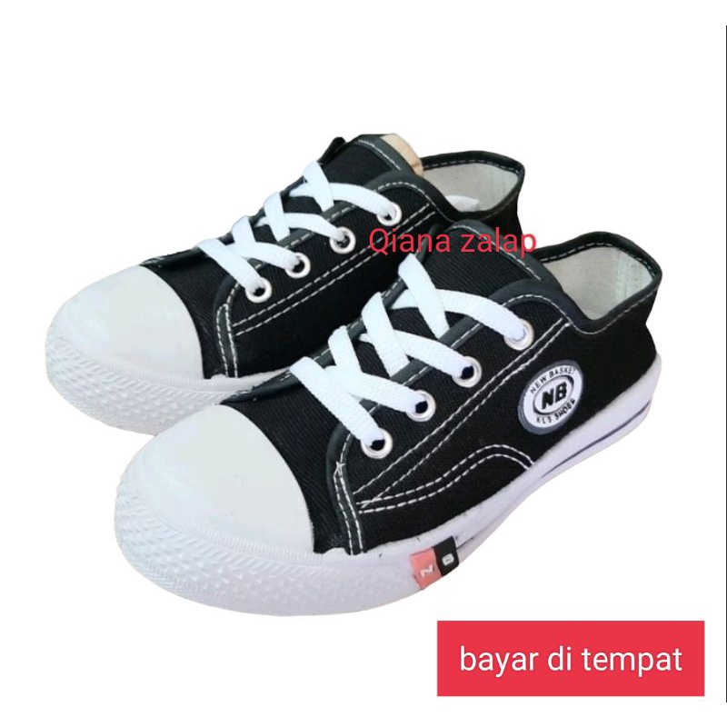 Qiana zalapa/ COD/ SEPATU SEKOLAH HITAM PUTIH. SEPATU/NB TERLARIS