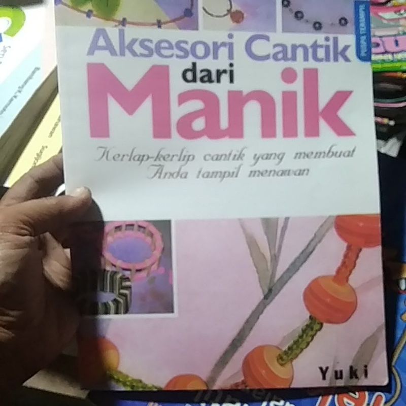 

aksesori cantik dari manik