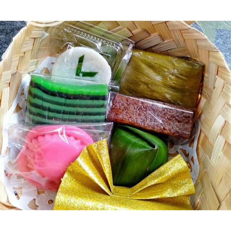 

Snack Box Kotak Besek isi 6 Kue Enak