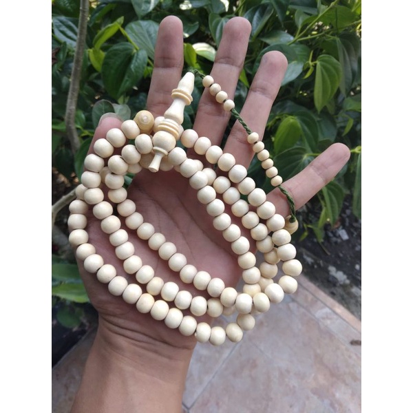 Tasbih kemuning asli ukuran diameter 8mm bahan asli kayu kemuning berbagai manfaat dan kegunaan cocok untuk lebih nyaman berdzikir