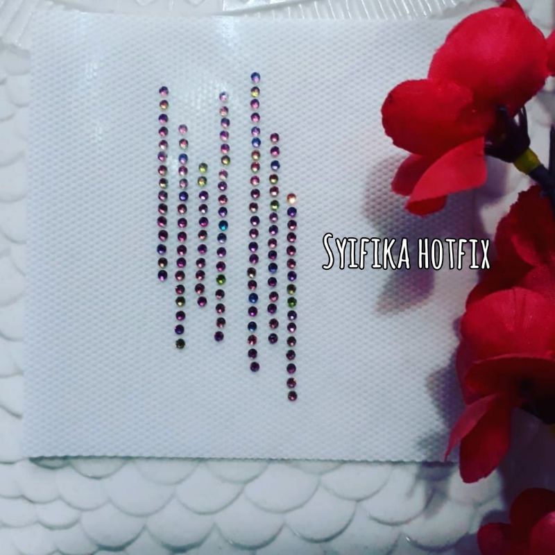 Logo huruf khimar hotfix inisial