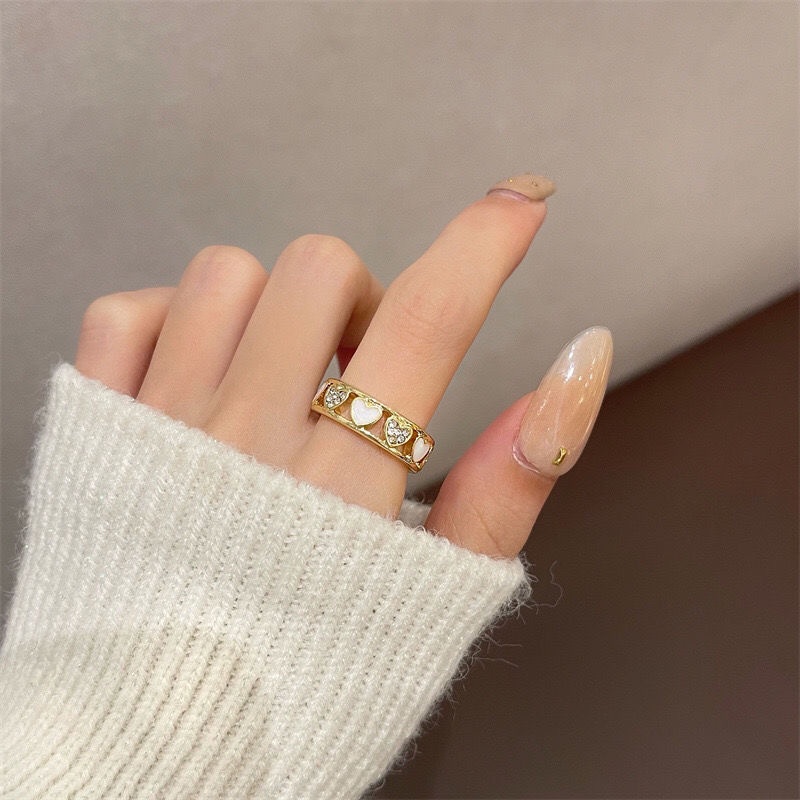 Cincin Model Terbuka Desain Hati Hollow Hias Kristal Gaya Simple Untuk Wanita