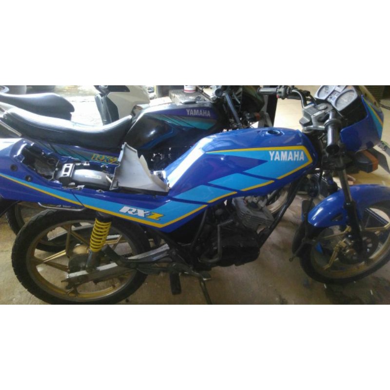 Stripping striping stiker list cover bodi body Rxz bukan milenium catalyzer Rzr