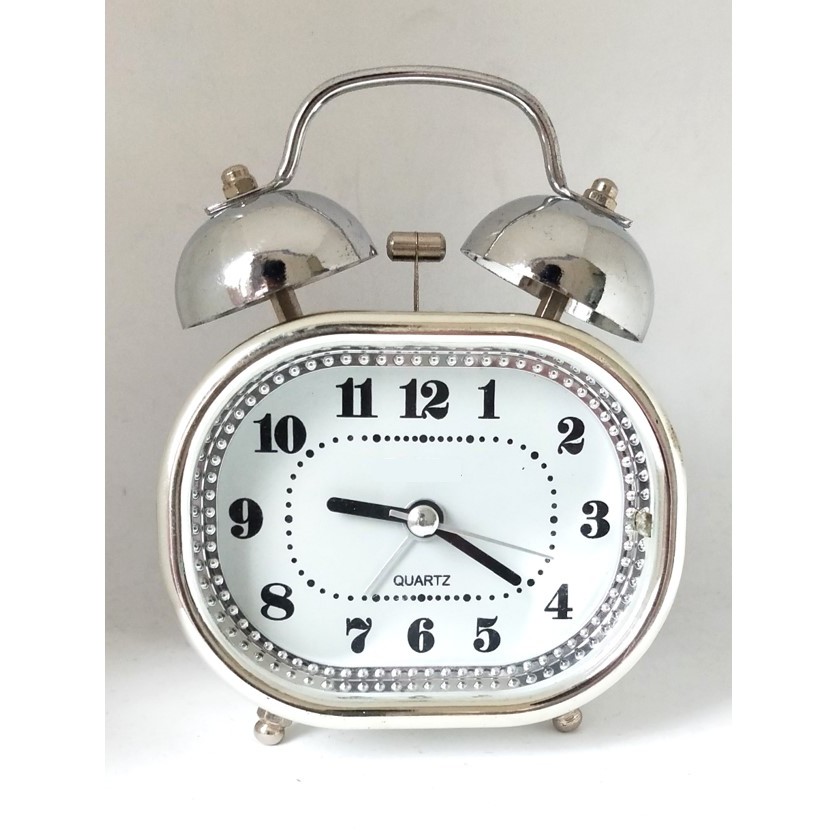 Jam Meja Weker Alarm Clock Warna Silver Bentuk Oval Kotak Bulat Free Baterai