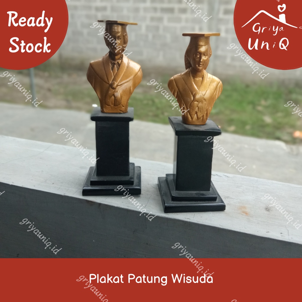 Plakat Patung Wisuda, Vandel Wisuda Unik