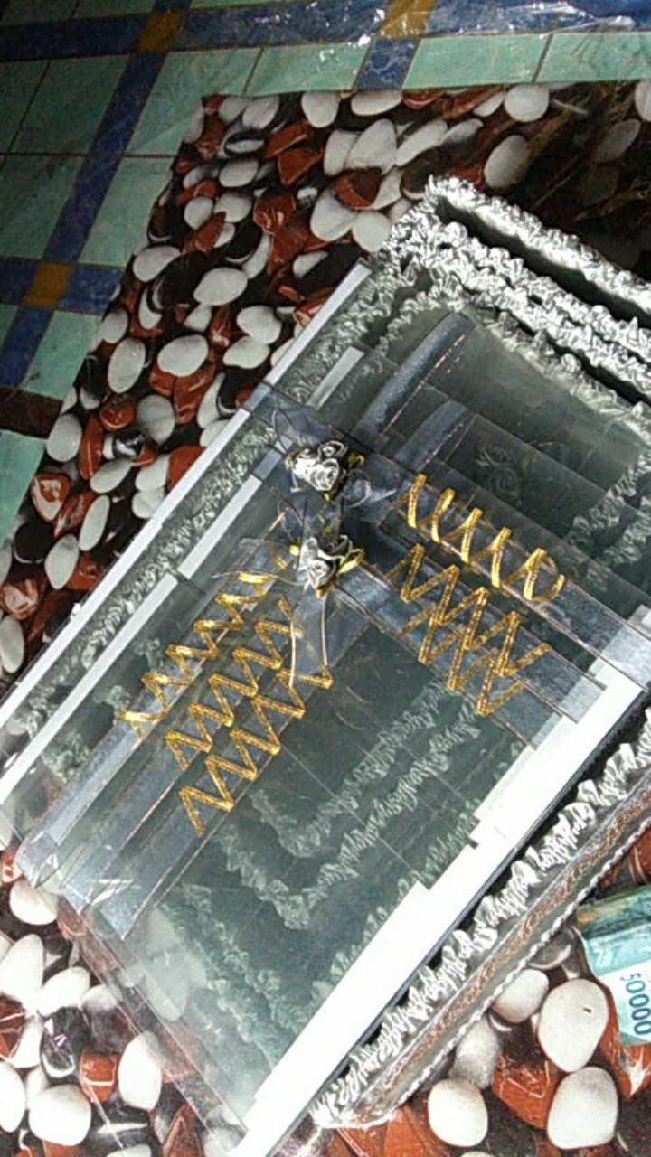 (+ Mika) Kotak Hantaran Perhiasan