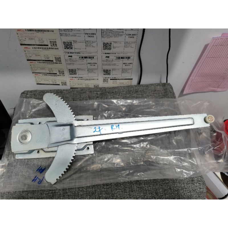 window regulator toyota hardtop 2f 90304 1pc