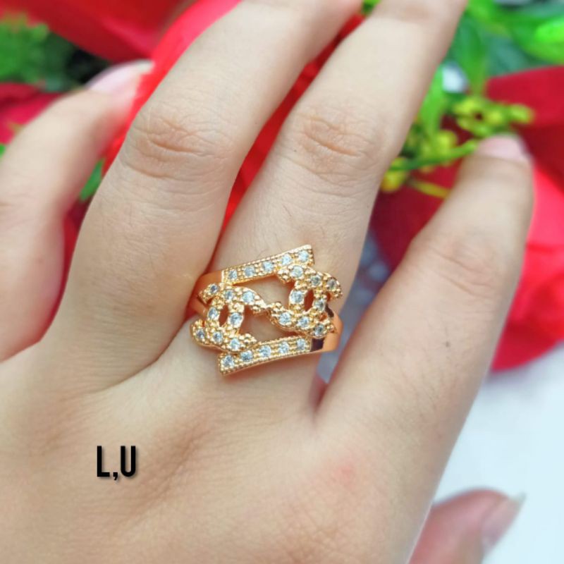 PERHIASAN WANITA CINCIN TITANIUM ANTI KARAT MOTIF PILIHAN LAPIS EMAS 24 K