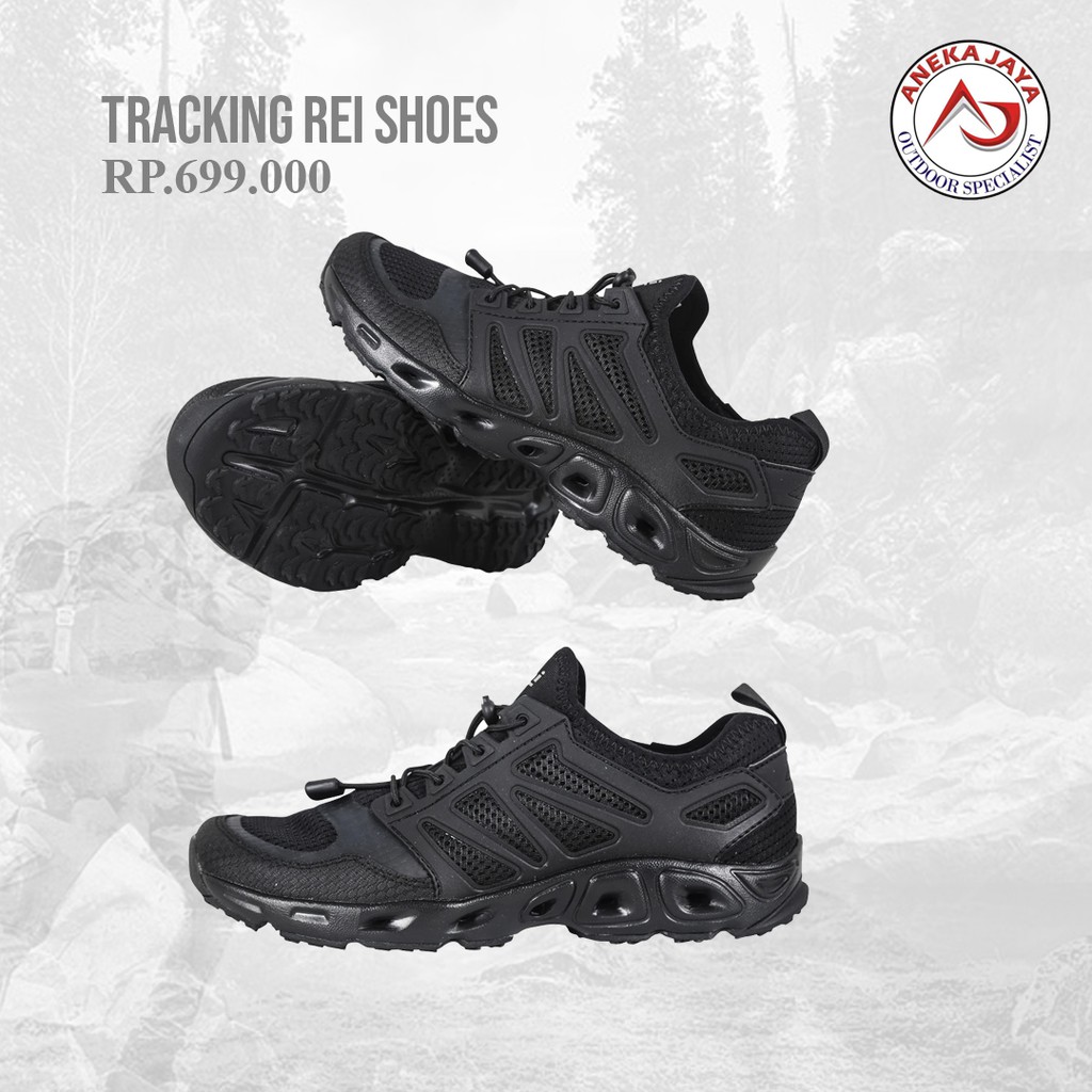 SEPATU REI TRACKING