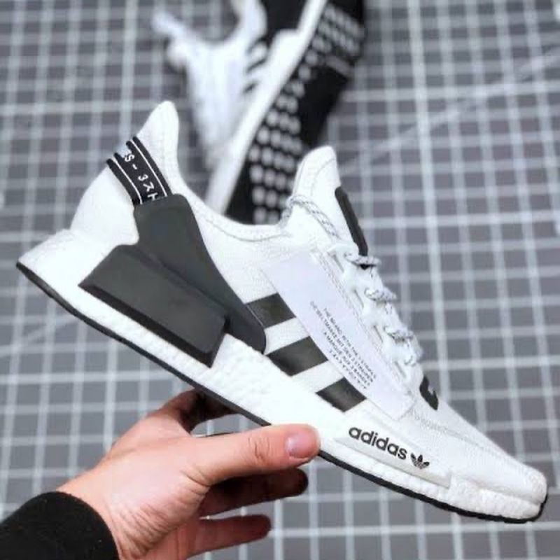 ADIDAS NMD R1 V2 WHITE BLACK