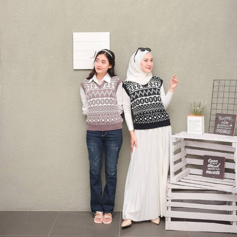 Monaco Vest / Rompi Rajut Wanit / Rompi Korea