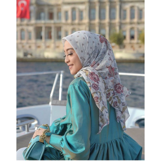 The Royale Series White Buttonscarves