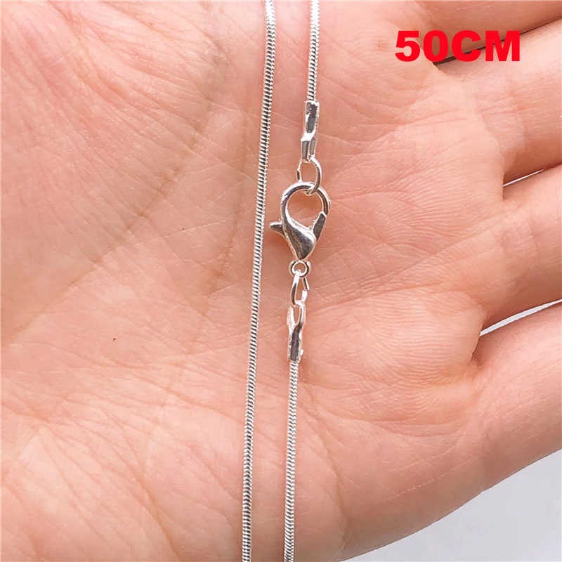 1pc Kalung Rantai Ular Tipis Warna Silver / Gold Untuk Wanita