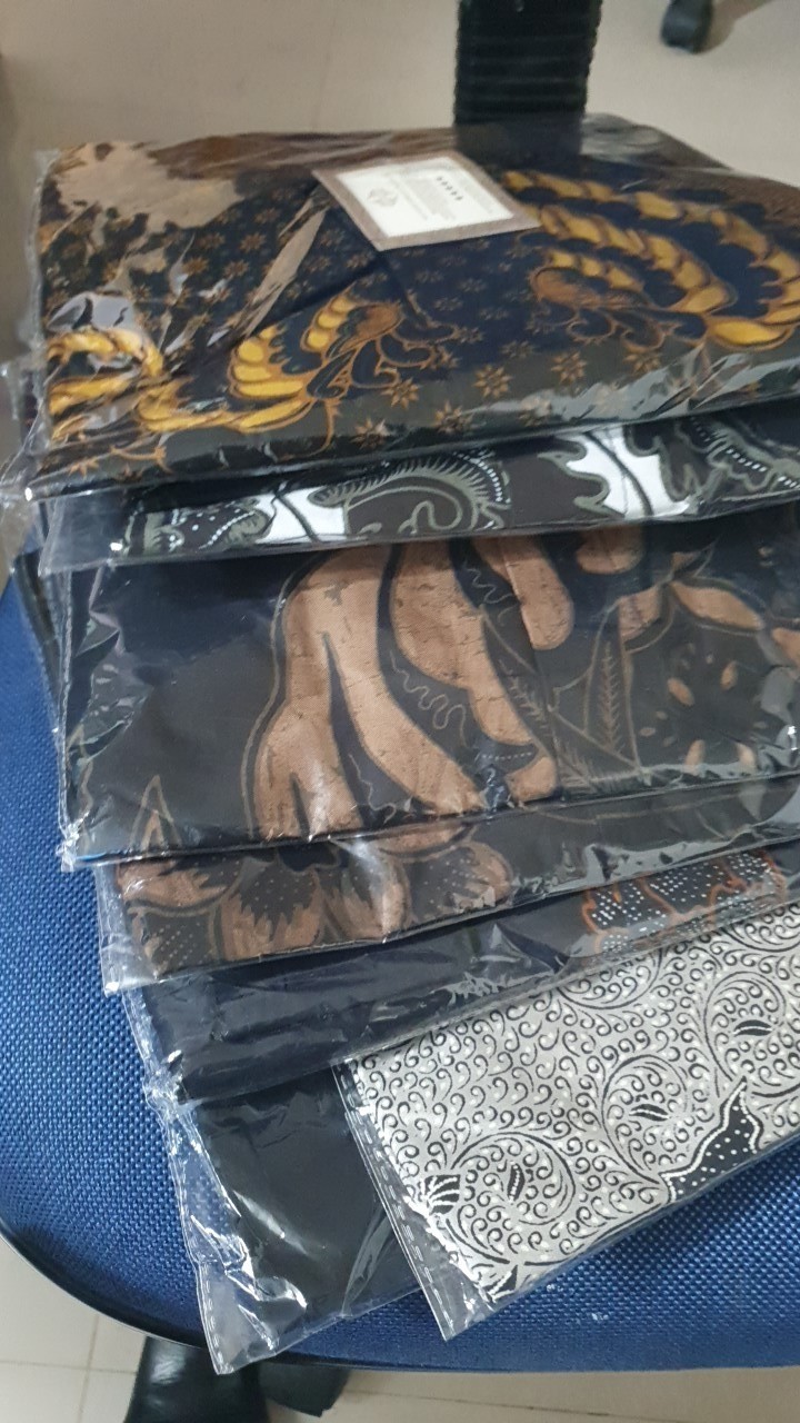 Batik Couple Batik Keluarga & Batik Couple Keluarga Motif Manuk Tarung Kuning