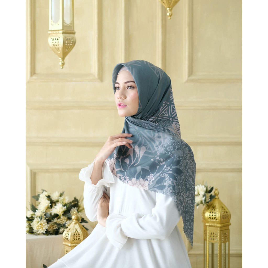 HIJAB SEGIEMPAT PRINTING VOAL DESYARA SCARF KIRANA SERIES IN SAGE GREEN