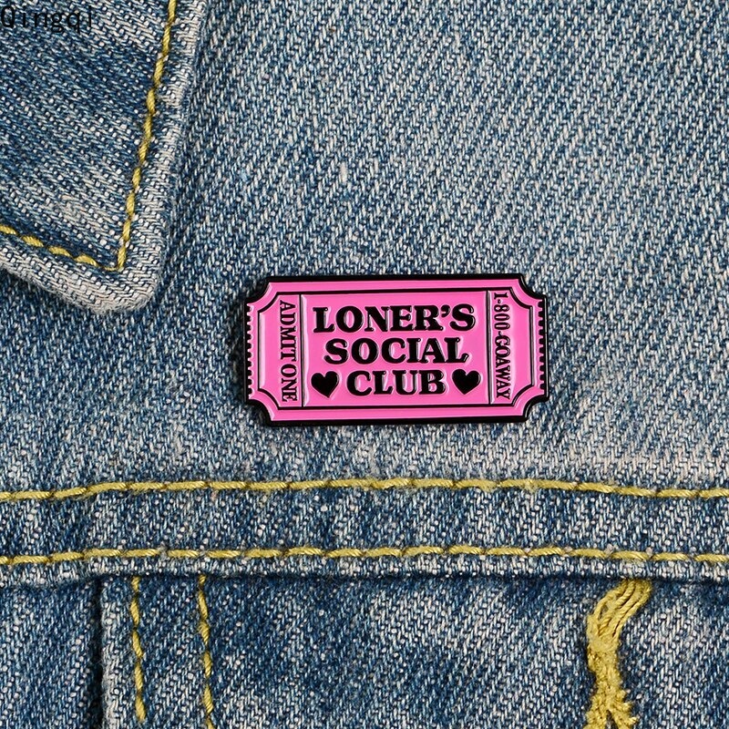 Bros Pin Enamel Bentuk Tiket Warna Pink Untuk Hadiah Teman