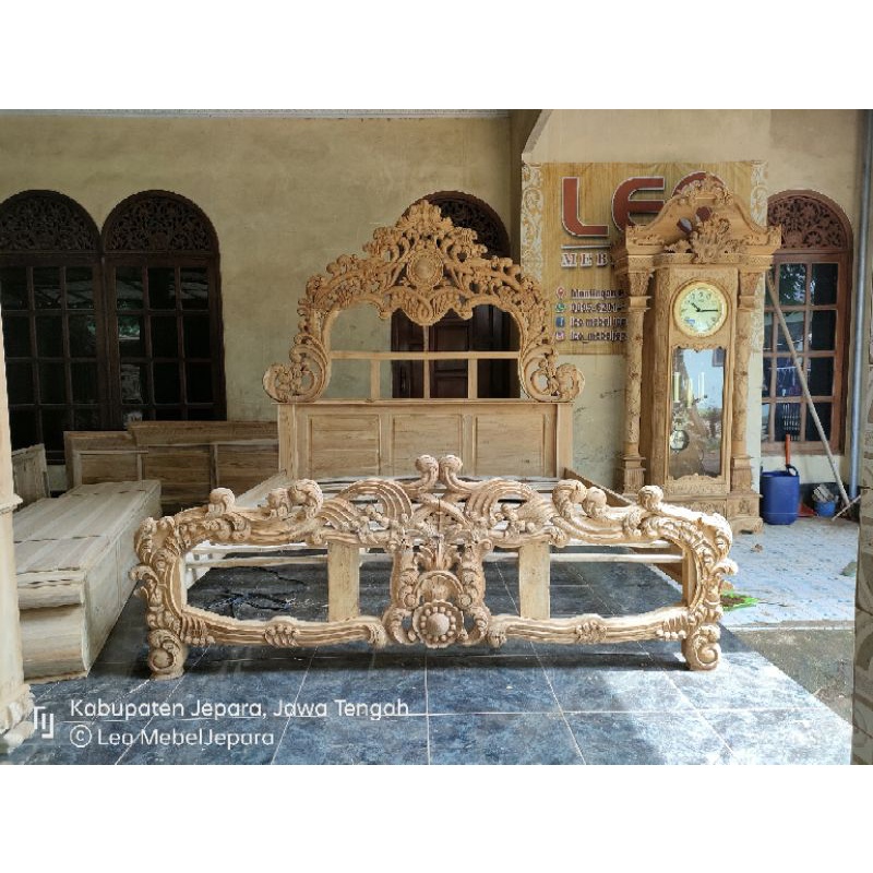 TEMPAT TIDUR UKIRAN KAYU JATI LEO MEBEL JEPARA  DIPAN PENGANTIN SEDERHANA KLASIK SET KAMAR TERBARU 2