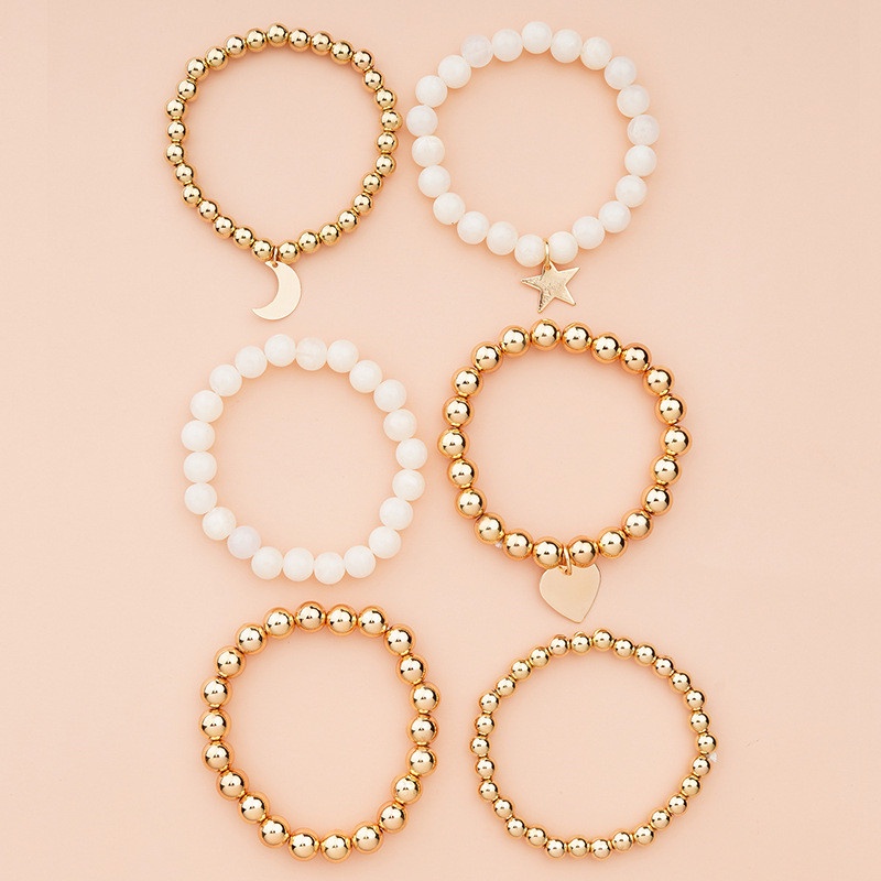 6pcs / Set Gelang Multilayer Liontin Manik-Manik Bulan Bintang Hati Bahan resin Warna Emas Untuk Wanita