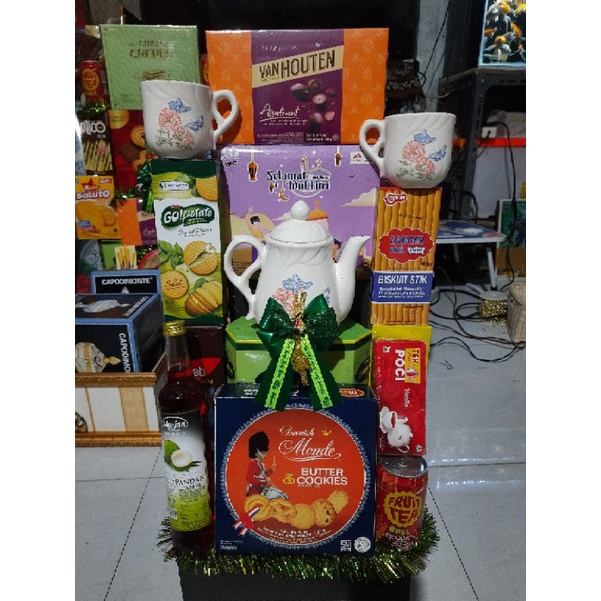 

Parcel Lebaran Makanan Dan Pecah Belah