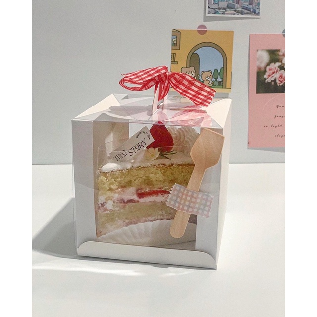 

Strawberry Cake (per slice)