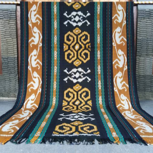 Tenun Ikat Blanket Motif Sumba
