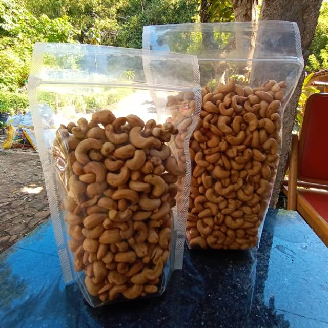 

Kacang Mete / Mede Mateng Goreng 500 Gram Grade Super Asli Wonogiri