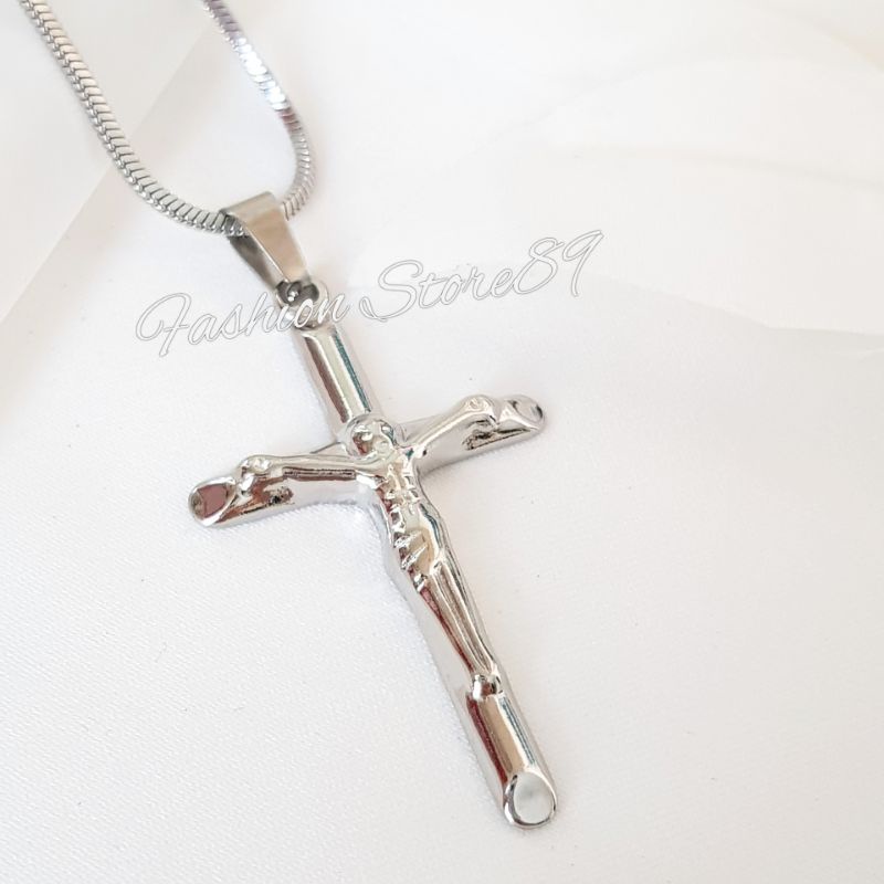 New Kalung Salib Jesus Bahan Titanium Gold Silver Antikarat Premium kalung salib Pria Wanita bestseller