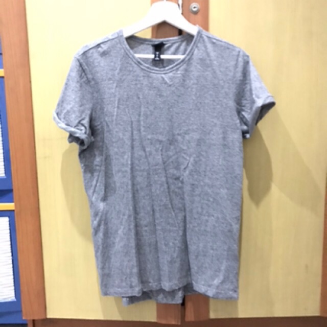 Baju Kaos Pria H M Size S Dan Xs Shopee Indonesia