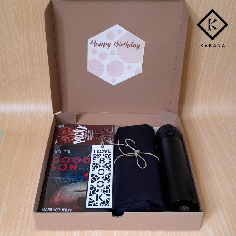 

Book Hampers/Kado Ulang Tahun - Birthday Gift T3